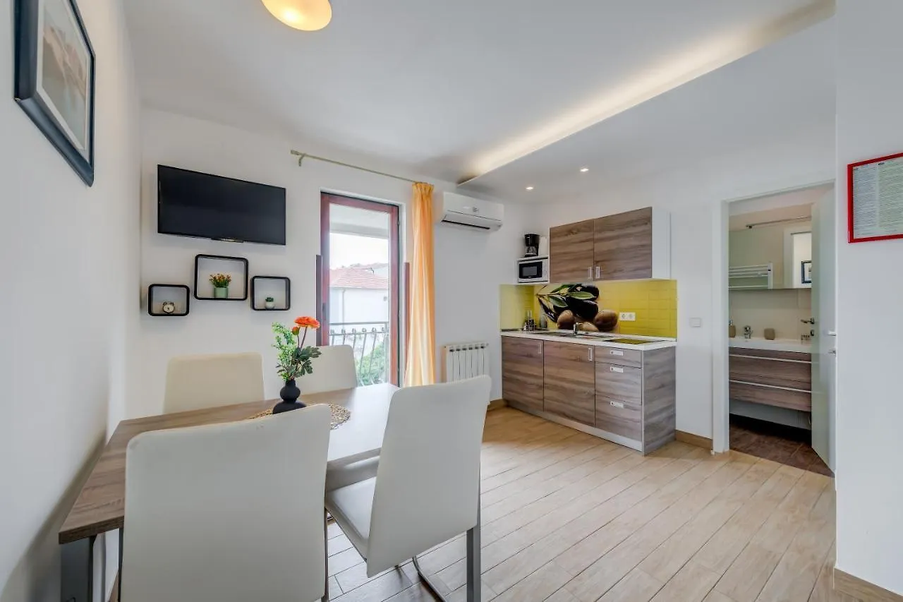 Apartments G Trogir 0*,