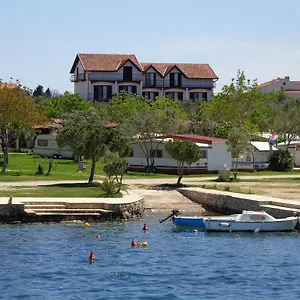 https://pansion-hollywood.hotelinzadar.com